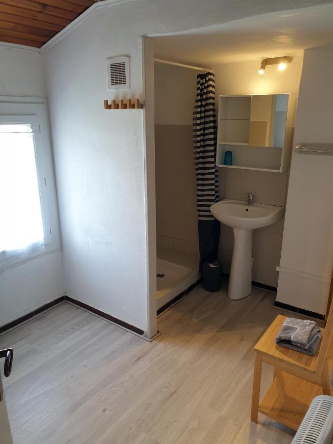 Appartement 62 M2 1Er Etage Avec Jardin Au Rdc Saint-Genis-des-Fontaines Экстерьер фото